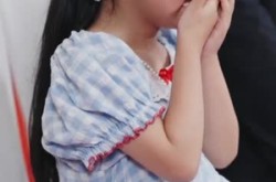 《玄学小奶包全家靠我逆天改命》(80集) 玄学短剧在线免费观看