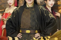 《让你穿越你娶女帝当老婆》(60集) 穿越短剧全集免费看