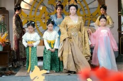 《年十六入宫》(34集) 宫斗短剧全集免费观览