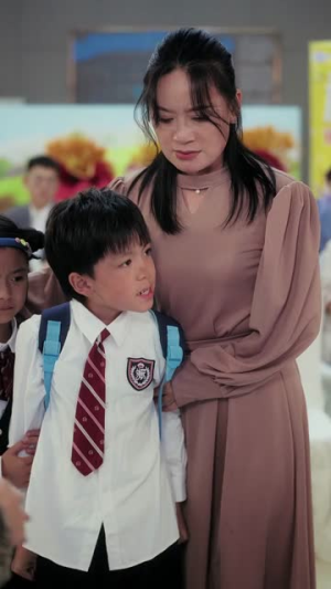 中年被裁后,我拿下总裁弟弟(66集) 中年被裁后,我拿下总裁弟弟(66集)好的短剧分享给大家