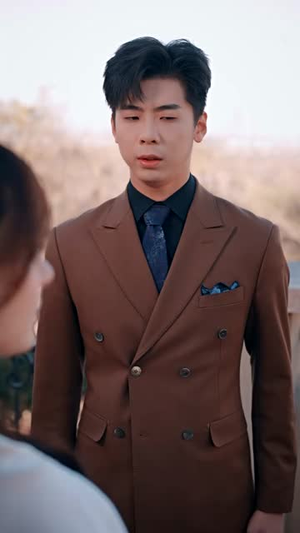 在你给的悲伤里辗转(73集) 在你给的悲伤里辗转(73集) 看过的人都说好