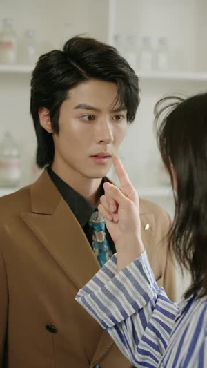 八零辣妻:失忆老公求转正(63集) 八零辣妻:失忆老公求转正(63集)今日热门短剧推荐